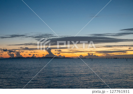 豊崎 沖縄本島の夕日 豊崎 沖縄本島の夕日 127761931