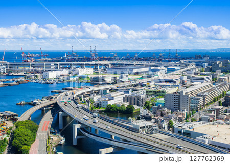 都市風景・インフラ・物流イメージ　横浜港 127762369