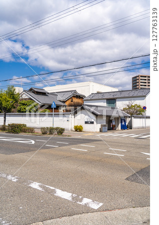 灘五郷の西宮郷に位置する酒造メーカー辰馬本家酒造 白鹿記念酒造博物館(酒蔵館)日本酒をテーマの博物館 灘五郷の西宮郷に位置する酒造メーカー辰馬本家酒造 白鹿記念酒造博物館(酒蔵館)日本酒をテーマの博物館 127763139