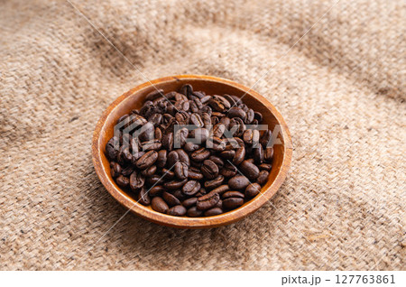 マンデリングランブルー　インドネシア 127763861