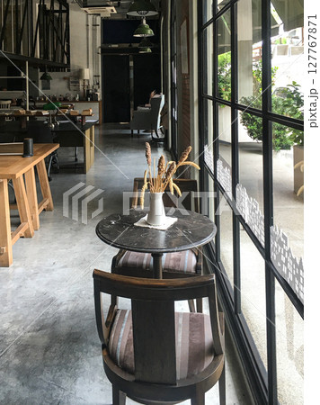 レトロなカフェ レトロなカフェ 127767871
