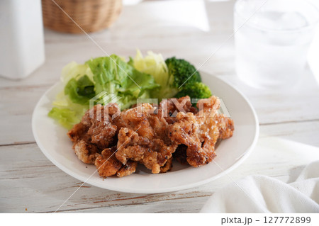 豚肉竜田揚げ 127772899