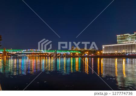 Night view of the Ministry of Defence of Russian Federation, and Moscow river embankment 127774736