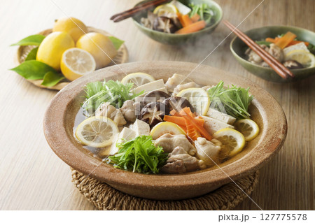 鶏肉の塩レモン鍋 鶏肉の塩レモン鍋 127775578