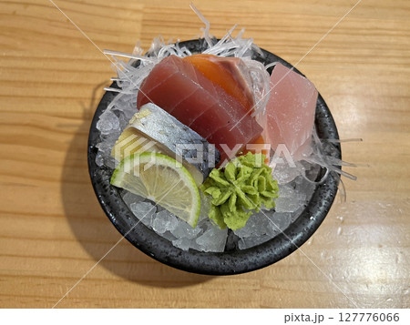 刺身 切り身 刺し身 127776066