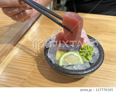 刺身 切り身 刺し身 127776105