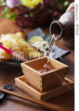 日本酒と銀鱈の西京焼き 127776344