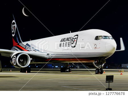SF Airlines B767夜間駐車場 127776678