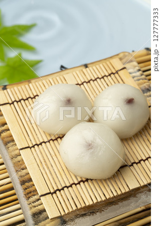 瑞々しい葛饅頭 瑞々しい水まんじゅう 瑞々しい葛饅頭 瑞々しい水まんじゅう 127777333