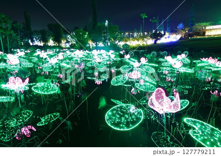 【沖縄県】東南植物楽園の南国イルミネーション（美らヤシパークオキナワ） 127779211