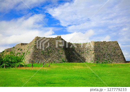 【沖縄県】晴天の中城城跡（三の郭） 127779233