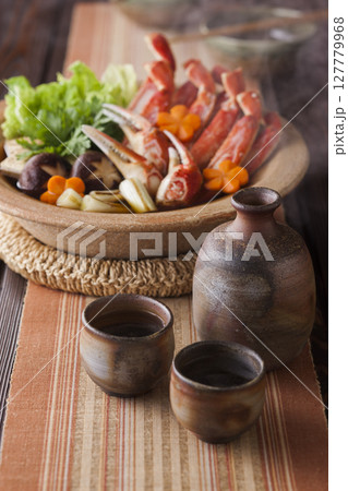 日本酒と蟹鍋 日本酒と蟹鍋 127779968