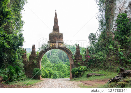 Temple gate at Dharma Khao Na Nai Luang Park Surat Thani, Thailand. 127780344