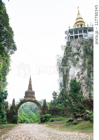 Temple gate at Dharma Khao Na Nai Luang Park Surat Thani, Thailand. Temple gate at Dharma Khao Na Nai Luang Park Surat Thani, Thailand. 127780345