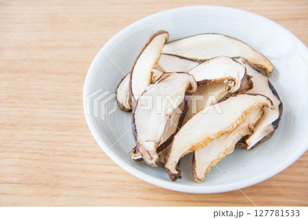 干ししいたけのスライス 127781533