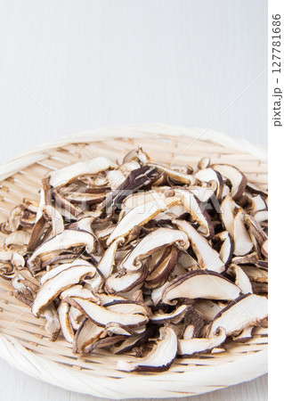 干ししいたけスライス 127781686