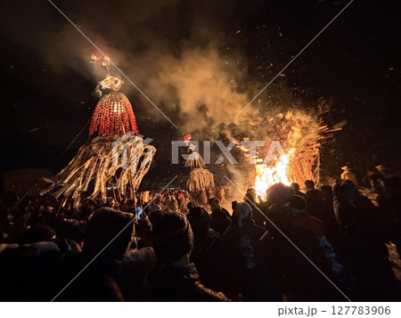野沢温泉の火祭りの風景 野沢温泉の火祭りの風景 127783906