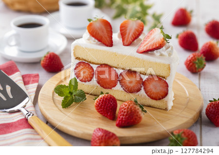 苺のショートケーキ 苺のショートケーキ 127784294