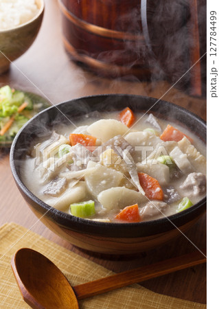 豚肉と根菜の粕汁 127784499