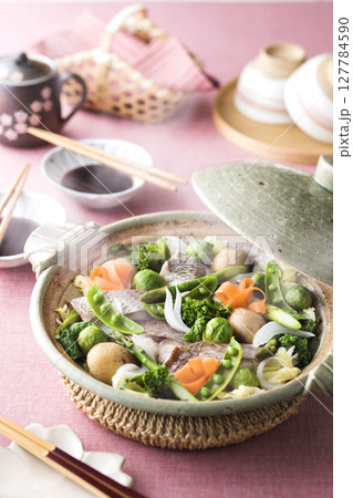 春野菜と鯛の蒸し鍋 春野菜と鯛の蒸し鍋 127784590