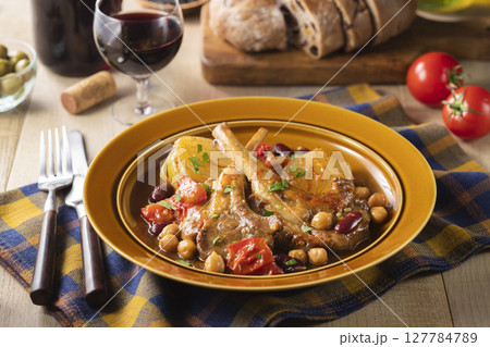 ラムチョップのトマト煮込み 127784789