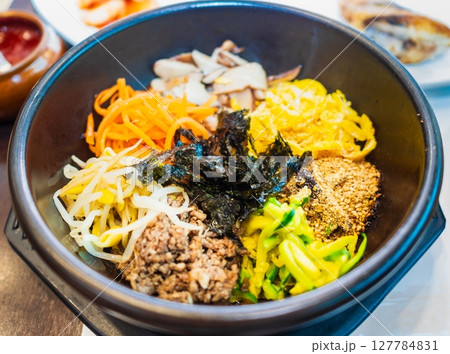 本場韓国の石焼ビビンバ 本場韓国の石焼ビビンバ 127784831