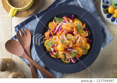 金柑とにんじんのサーモンマリネサラダ  金柑とにんじんのサーモンマリネサラダ  127784847