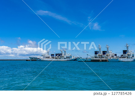 島民の安全を守る石垣港の海上保安庁 127785426