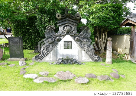 勝國寺 本堂屋根瓦 勝國寺 本堂屋根瓦 127785685
