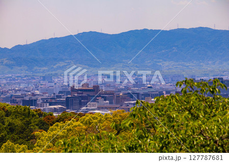 【京都風景】清水寺と京都市街の美しい遠景 【京都風景】清水寺と京都市街の美しい遠景 127787681