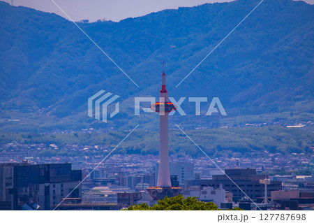【京都風景】清水寺と京都市街の美しい遠景 【京都風景】清水寺と京都市街の美しい遠景 127787698