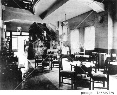 戦前の建築　近代建築　タカノフルーツパーラー 127789179