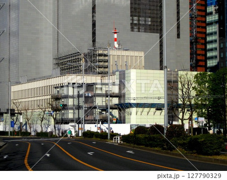 2013.1.20 解体中のりそな・マルハビル 127790329