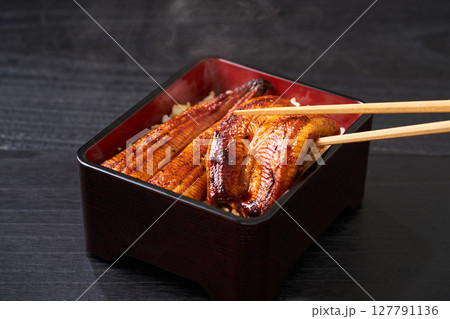 熱々の鰻重 熱々の鰻重 127791136
