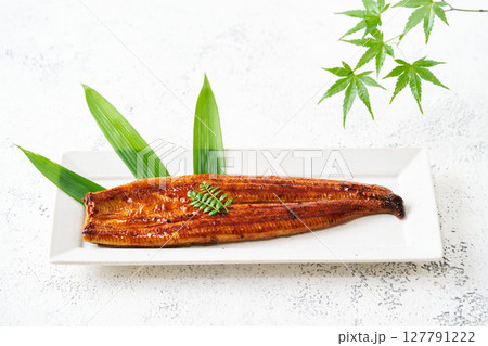 鰻の蒲焼 127791222