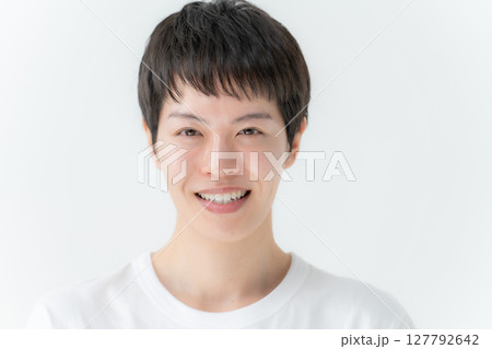 カジュアル　男性　ビューティー 127792642