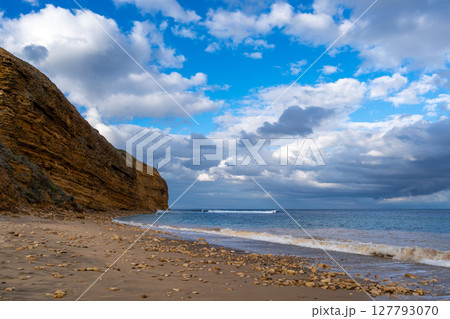 Bells Beach at Aireys Inlet on the Great Ocean Road, Australia 127793070