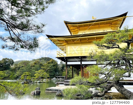 金閣寺の美しい風景 127794400
