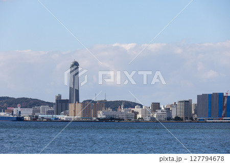 福岡県 門司港から見た山口県下関市街 海峡ゆめタワー方面 福岡県 門司港から見た山口県下関市街 海峡ゆめタワー方面 127794678