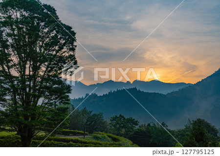 （宮崎県）日之影町　青雲橋公園から見る日の出 127795125