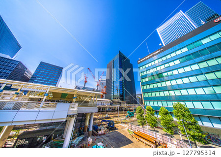 日本の東京都市景観 田町駅前などを望む 127795314