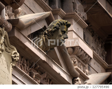 Sculpture in the facade of Ancient Heidelberg medieval castle in Germany Sculpture in the facade of Ancient Heidelberg medieval castle in Germany 127795490