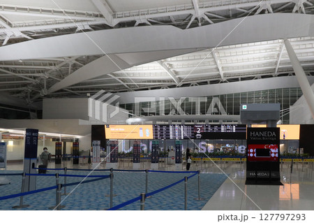 Haneda Airport Terminal 2 International security area in Tokyo, Japan. May 7, 2025 Haneda Airport Terminal 2 International security area in Tokyo, Japan. May 7, 2025 127797293