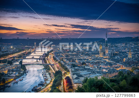 A panoramic view of Rouen 127799863