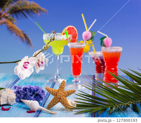 Cocktails margarita sex on the beach colorful tropical Cocktails margarita sex on the beach colorful tropical 127800193