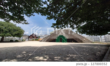 掩体壕 掩体壕跡 (長崎県大村市/下原口公園) 掩体壕 掩体壕跡 (長崎県大村市/下原口公園) 127800352