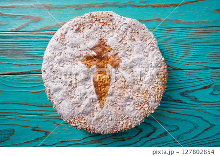 Tarta de Santiago with almond cake Compostela Tarta de Santiago with almond cake Compostela 127802854