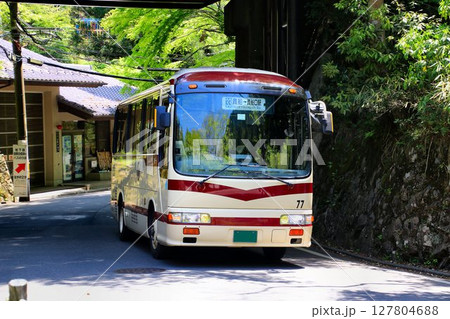 京都の奥座敷『貴船口駅から貴船神社』へ… 33系統・貴船行きバス 127804688