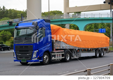 トレーラートラック トレーラートラック 127804709