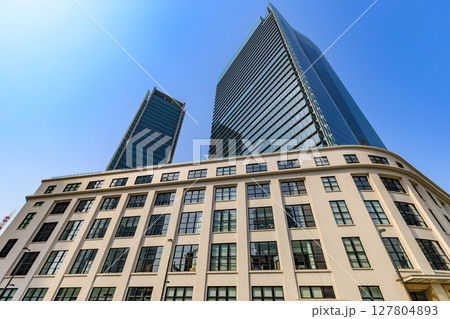 東京　千代田区 丸の内の都市風景　KITTE丸の内とJPタワー 127804893